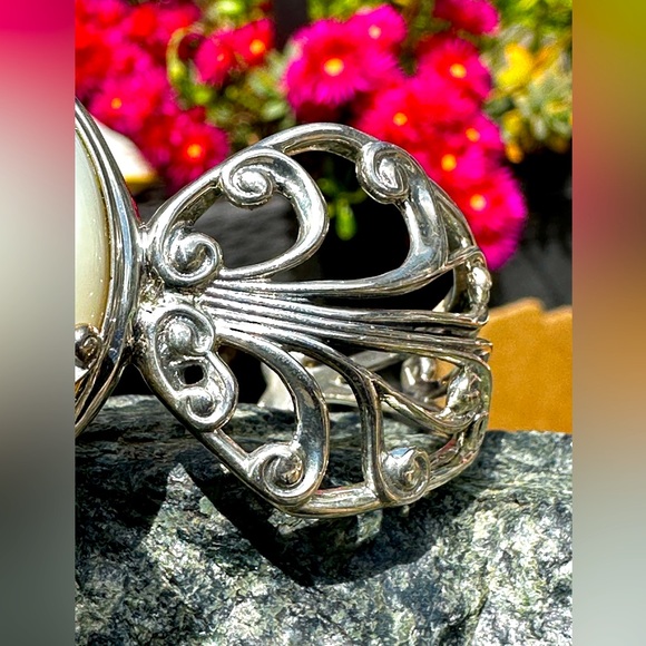 Carolyn Pollack Mother of Pearl Bracelet - Picture 6 of 13